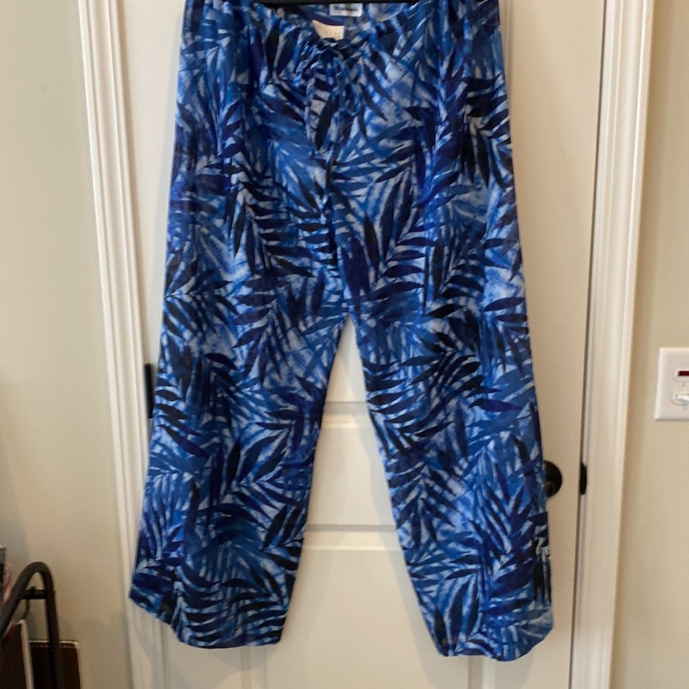 EUC MiracleSuit Coverup pant like new with drawstring waist. Size Large